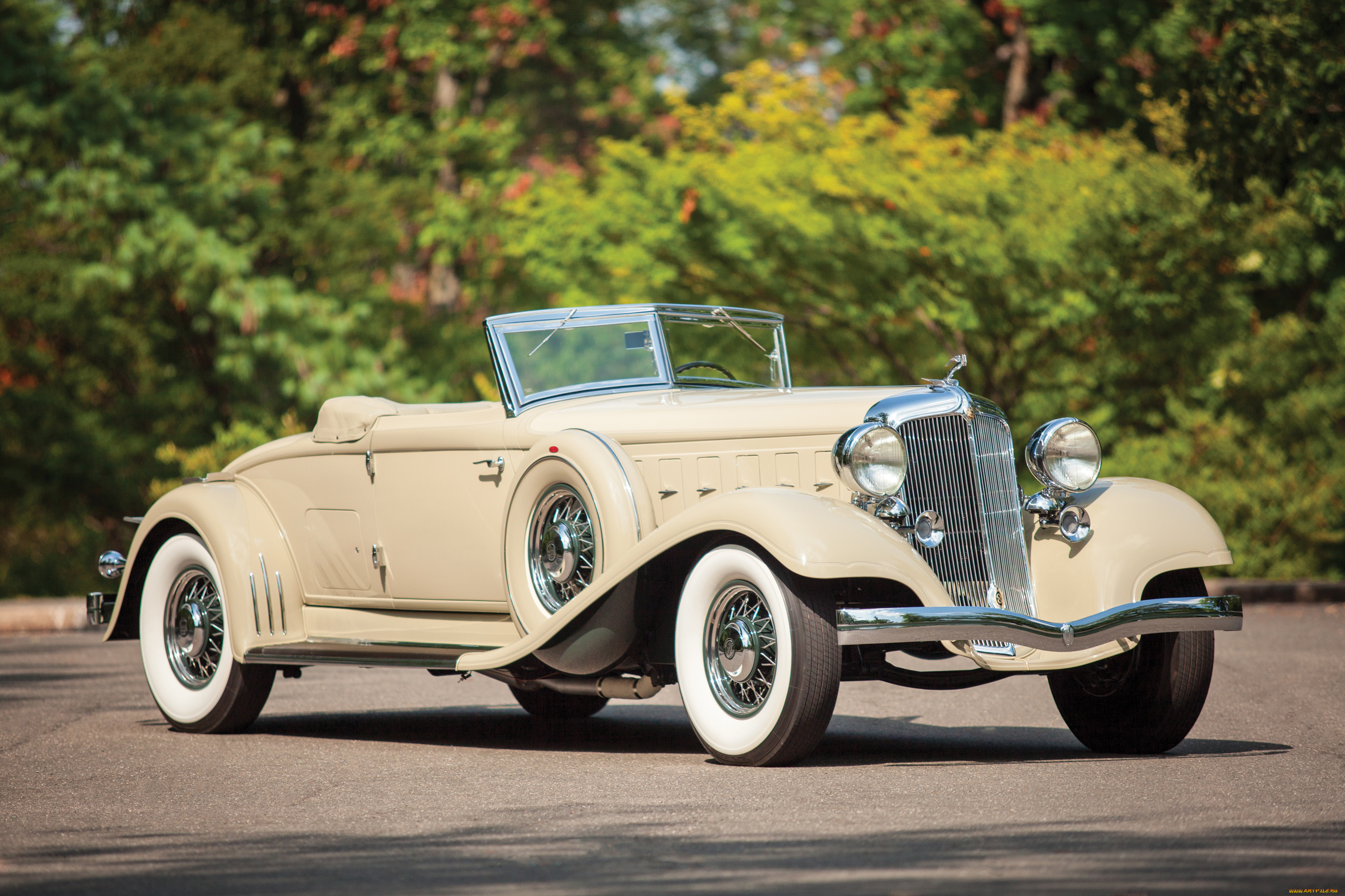 Classic. Cadillac Roadster 1933. 1933 Chrysler Custom Imperial Roadster Convertible LEBARON model CL. Chrysler CL Imperial 1933. Chrysler Imperial 8 Roadster 1931.